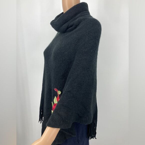 Guilty Knitwear Embroidered Flowers Turtleneck Black Poncho One Size - Picture 3 of 9